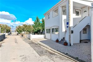 Apartment - Slatina - island Vir