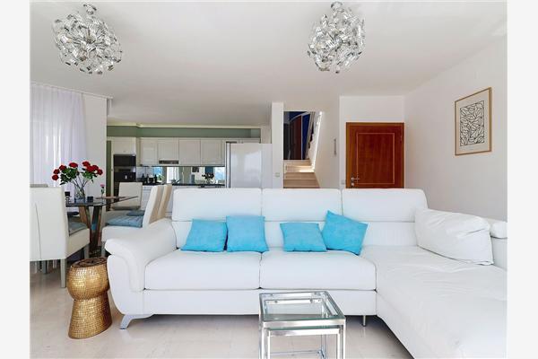 Apartment A6, for 6 persons