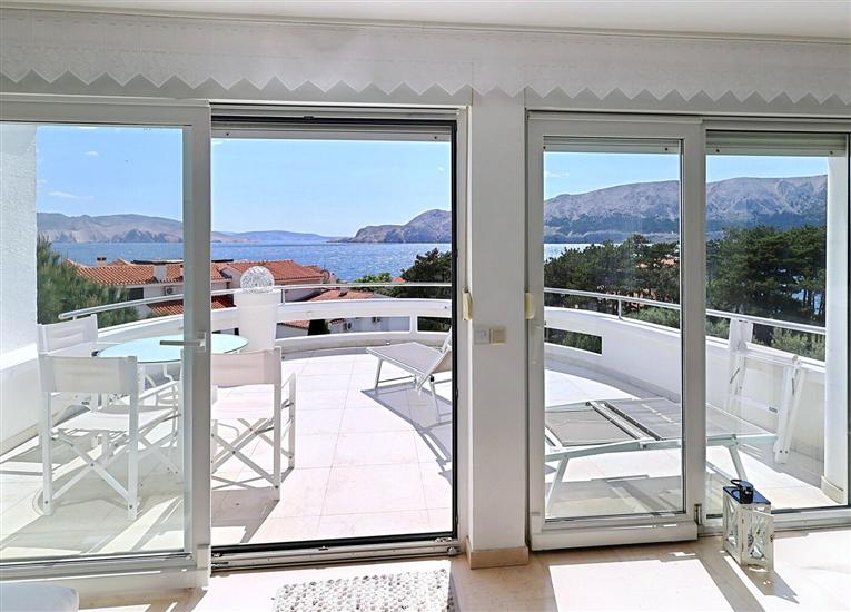 Apartment A6, for 6 persons