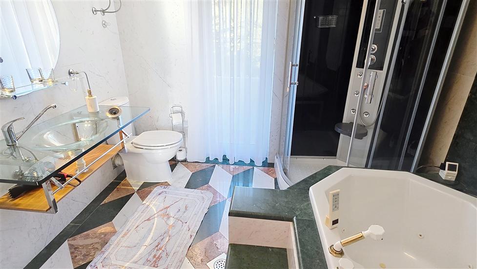 Apartment A6, for 6 persons