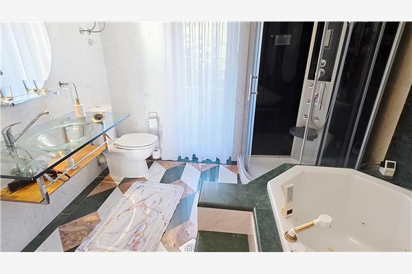 Apartment A6, for 6 persons