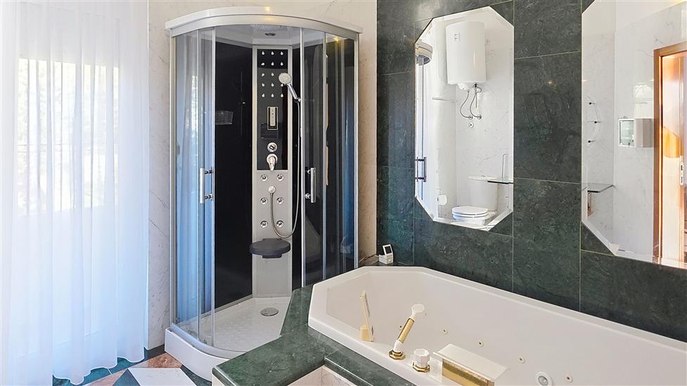 Apartment A6, for 6 persons