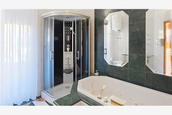 Apartment A6, for 6 persons