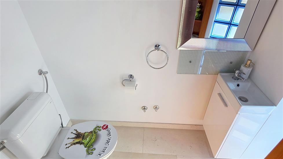 Apartment A6, for 6 persons