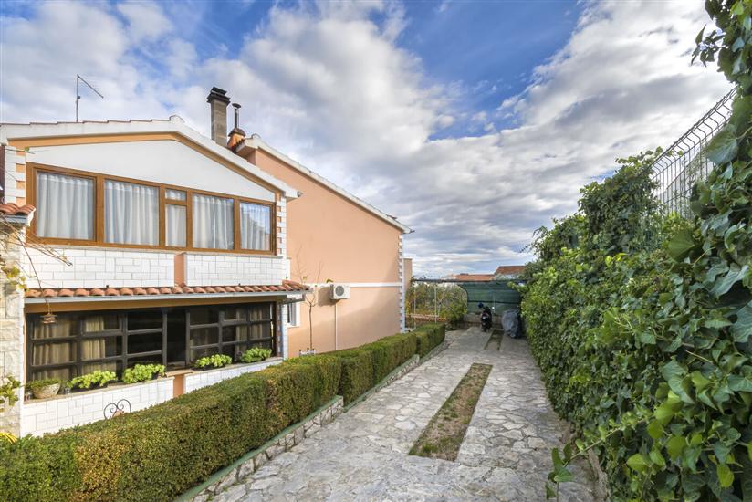 Apartmaj Peaceful green oasis II