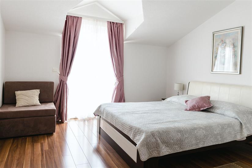 Apartment A4, for 6 persons