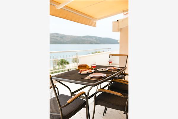 Apartment A4, for 6 persons