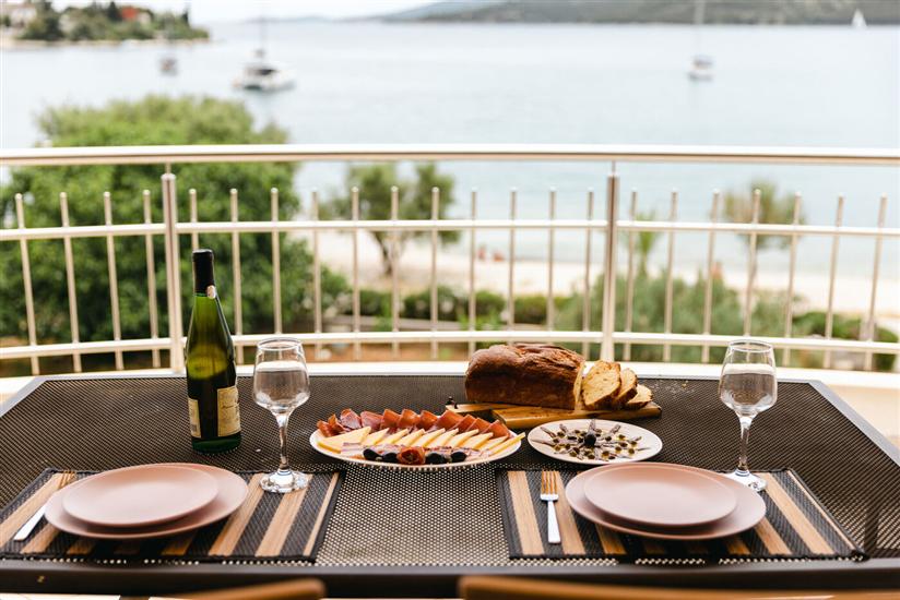 Apartment A4, for 6 persons