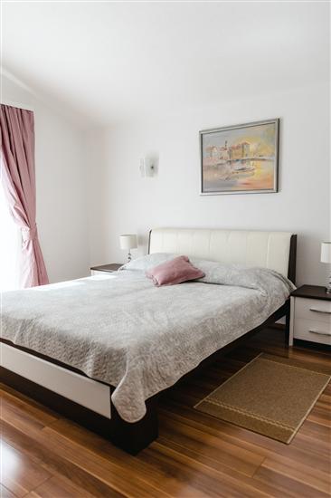 Apartment A4, for 6 persons