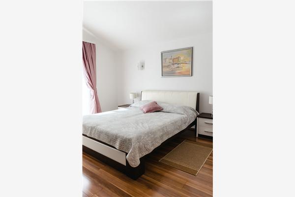 Apartment A4, for 6 persons