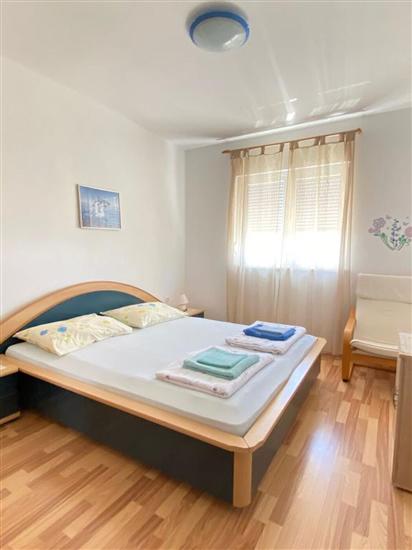 Apartment A4, for 5 persons