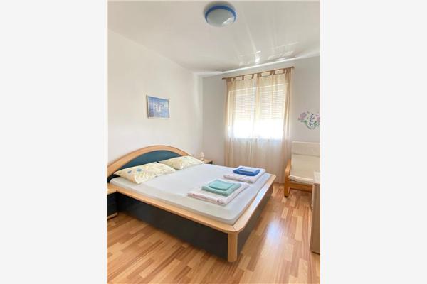 Apartment A4, for 5 persons