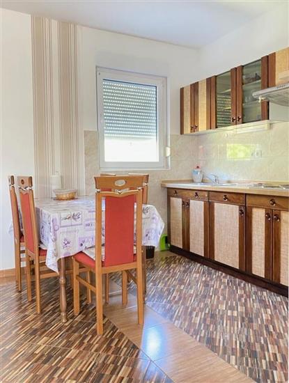 Apartment A4, for 5 persons