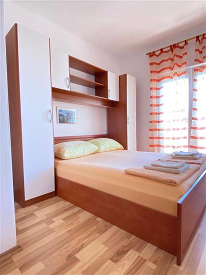 Apartment A4, for 5 persons