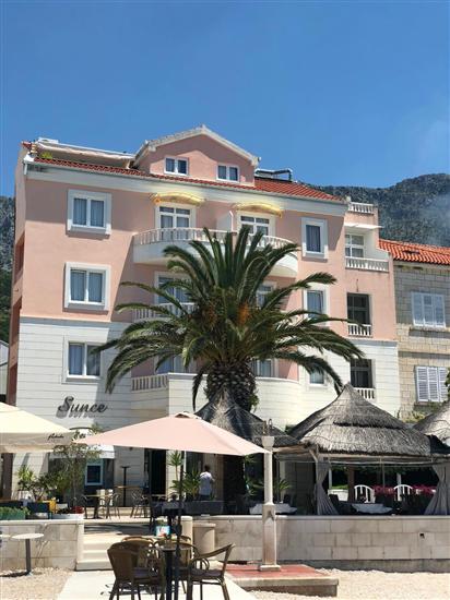 Apartments Riva Beachfront No.1