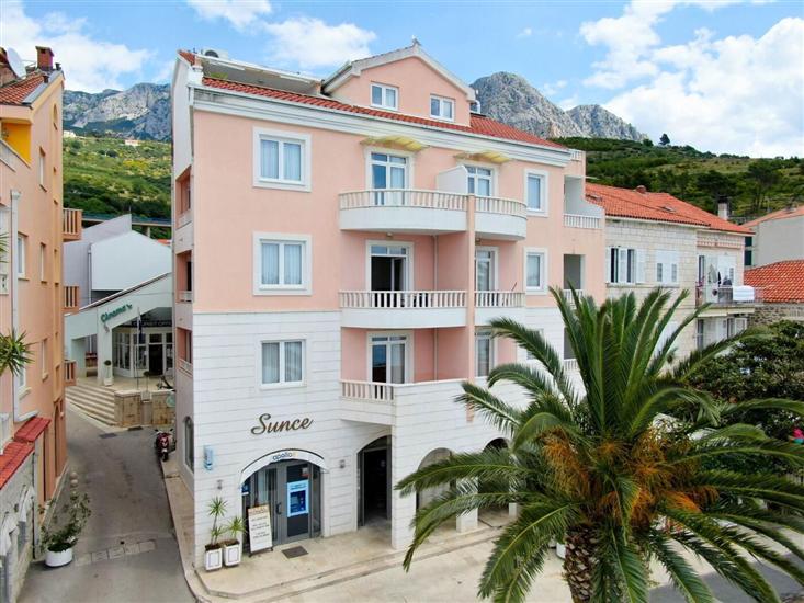 Apartments Riva Beachfront No.1