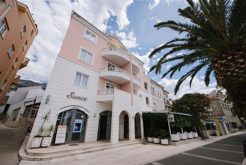 Apartments Riva Beachfront No.1