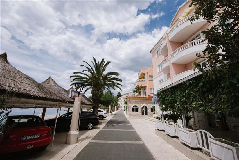Apartments Riva Beachfront No.1