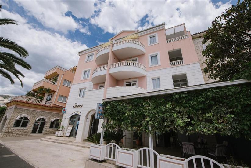 Apartments Riva Beachfront No.1