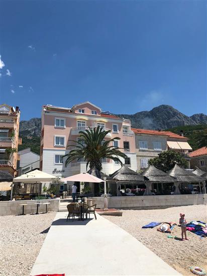 Apartments Riva Beachfront No.1