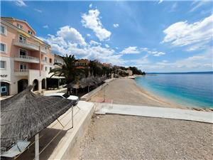 Apartments Riva Beachfront No.1 Podgora, Size 25.00 m2, Airline distance to the sea 5 m, Airline distance to town centre 20 m