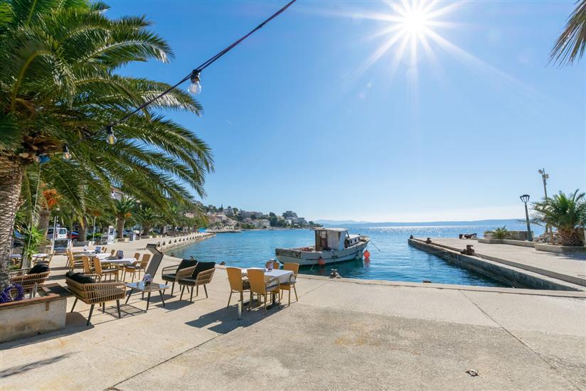 Apartments Riva Beachfront No.1