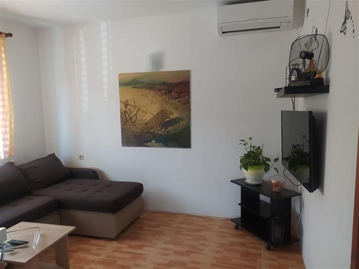 Apartment A2, for 5 persons