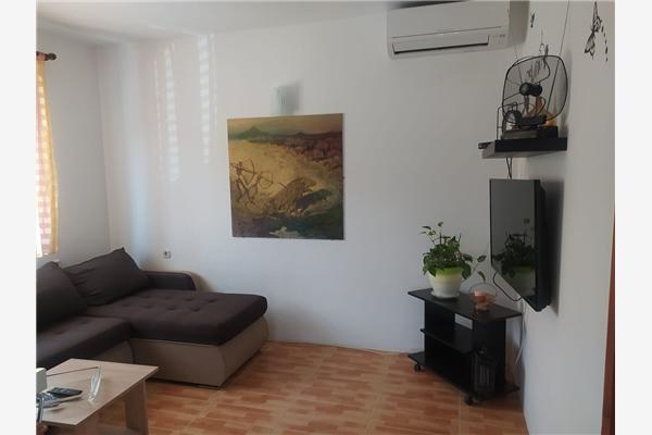 Apartment A2, for 5 persons