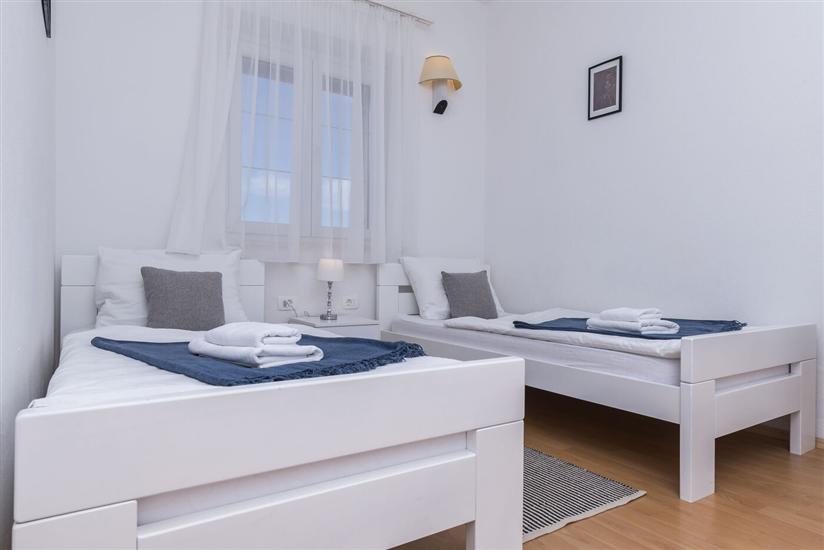 Room S206, for 4 persons