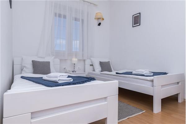 Room S206, for 4 persons