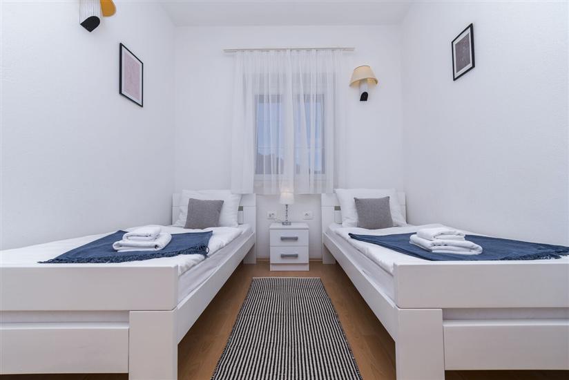 Room S206, for 4 persons