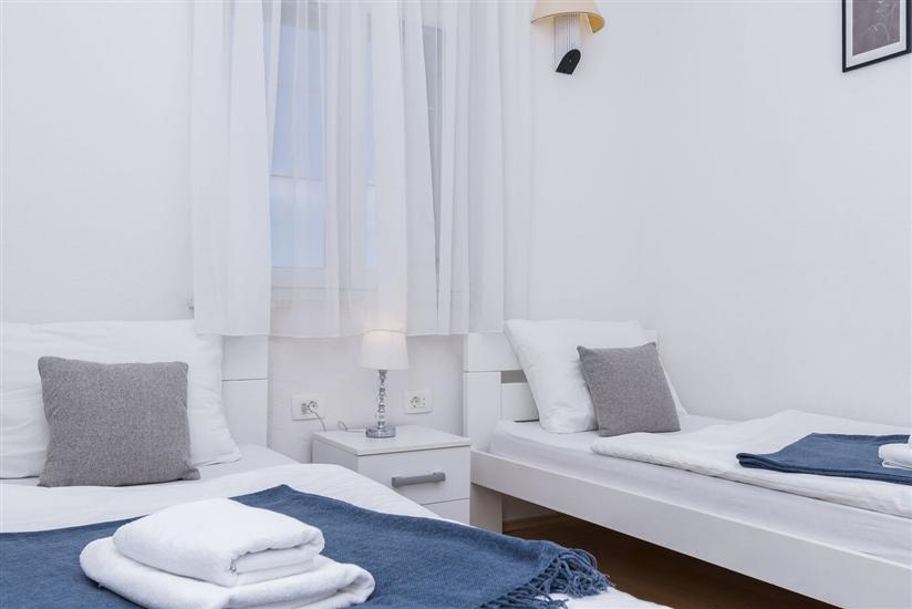 Room S206, for 4 persons