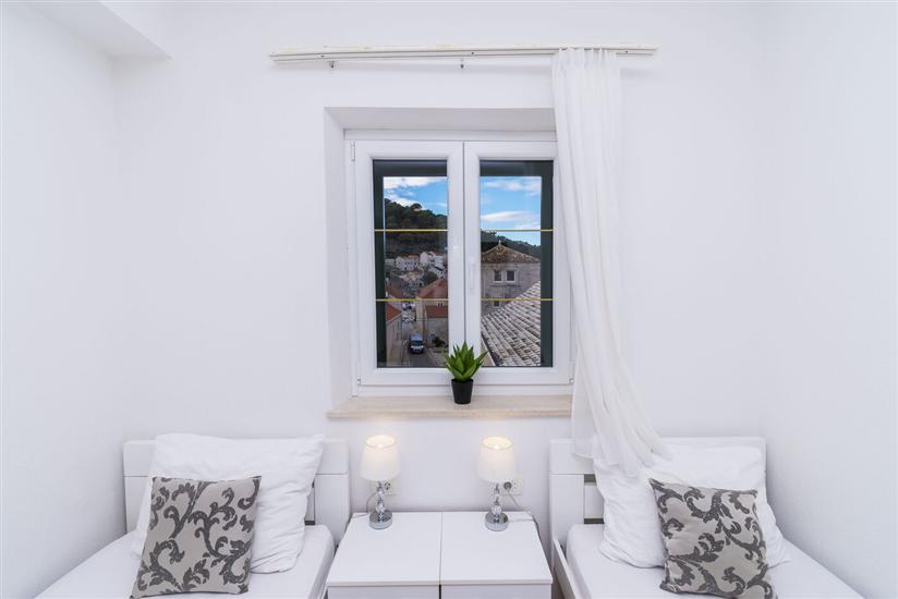 Room S207, for 2 persons