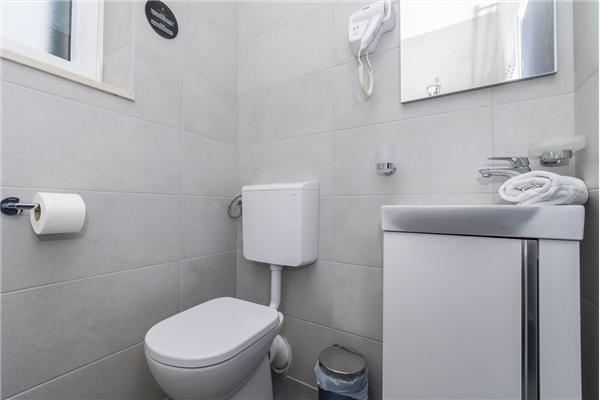 Room S207, for 2 persons