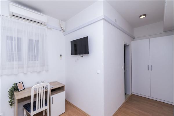 Room S207, for 2 persons