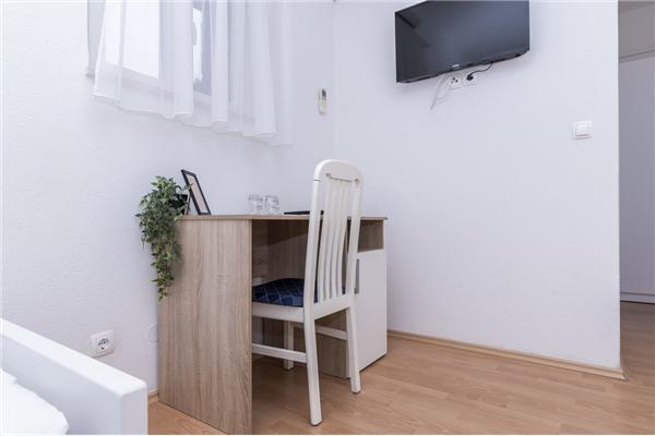 Room S207, for 2 persons