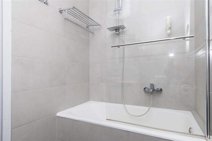 Room S207, for 2 persons