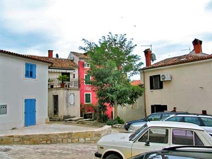 Apartments and Rooms Saša