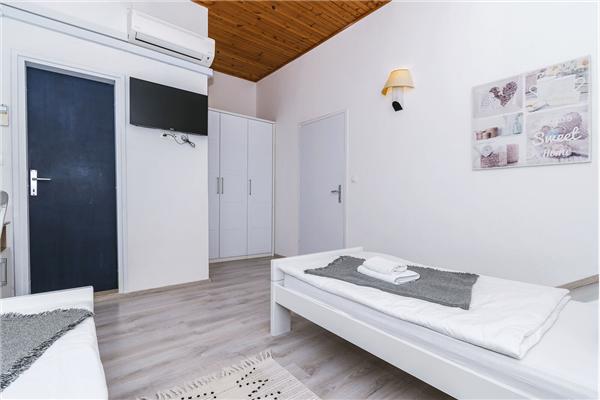 Room S301, for 2 persons