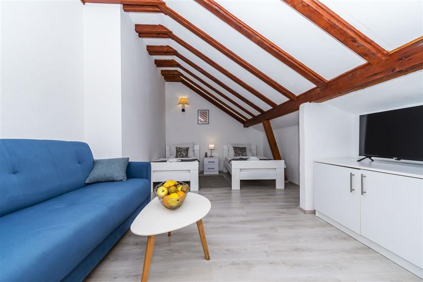 Room S201, for 4 persons