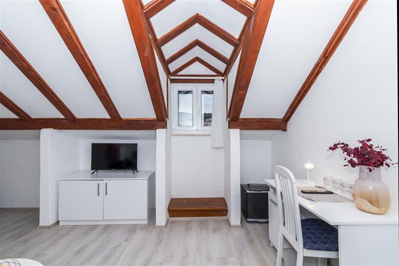 Room S201, for 4 persons