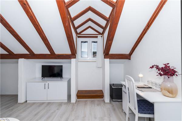 Room S201, for 4 persons