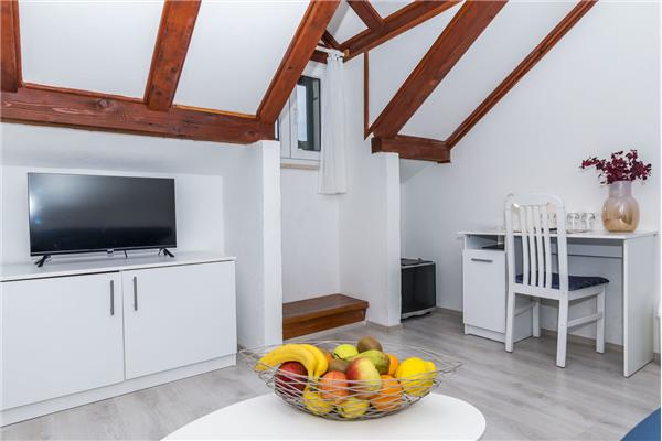 Room S201, for 4 persons