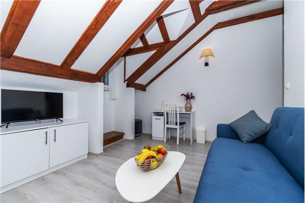 Room S201, for 4 persons