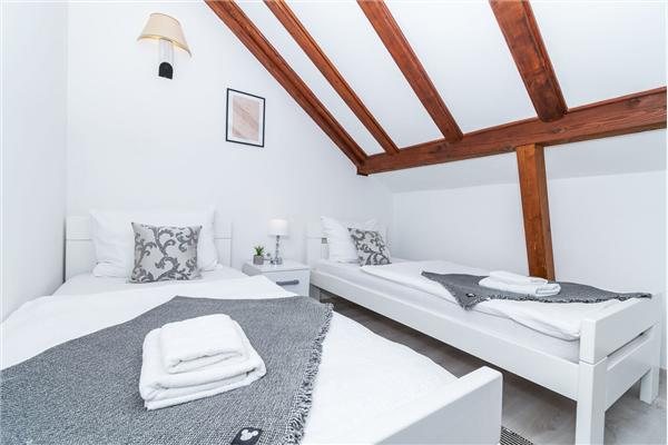 Room S201, for 4 persons