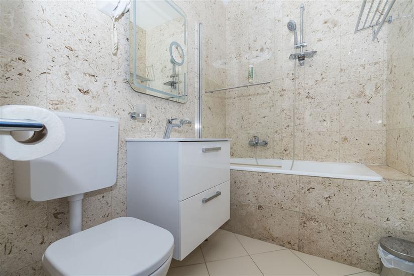 Room S201, for 4 persons