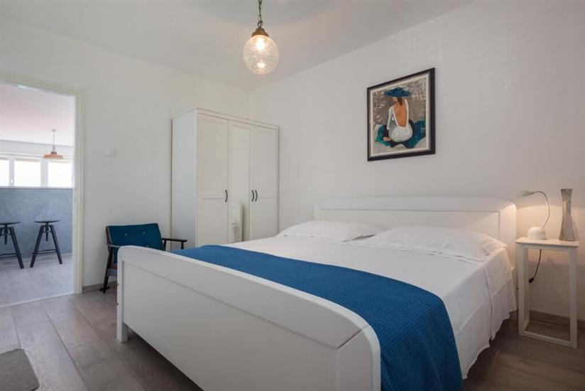 Apartment A1, for 5 persons