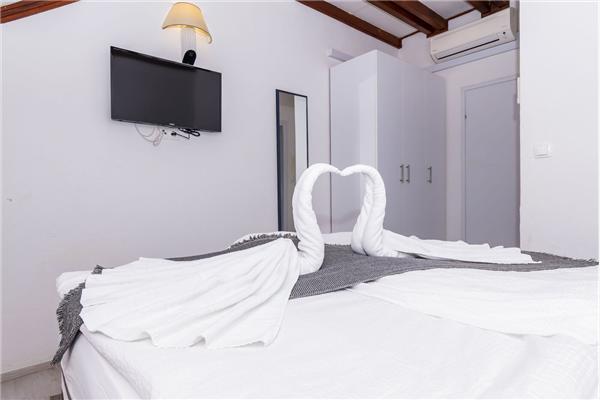 Room S203, for 2 persons