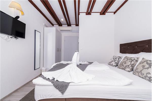 Room S203, for 2 persons