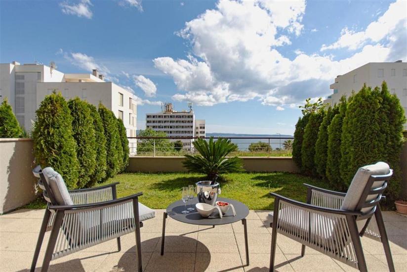 Apartment Sea View Garden